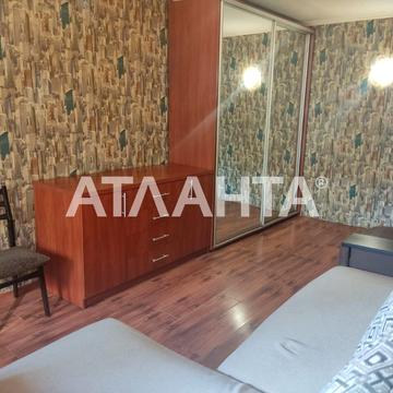 Академіка Філатова вул., 32