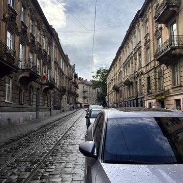 Нечуя-Левицького вул., 7