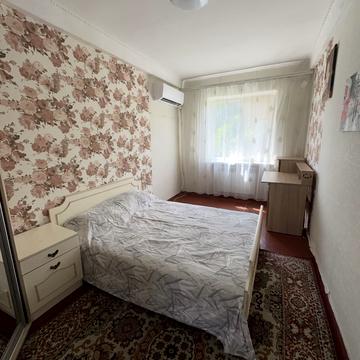 Айвазовського вул., 21