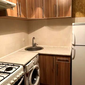 Архітекторів вул., 32