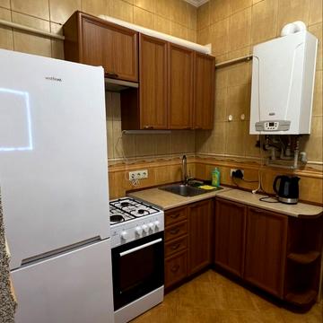 Максима Кривоноса вул., 12