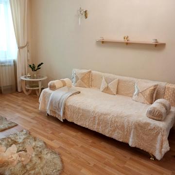 Космонавтів вул., 10