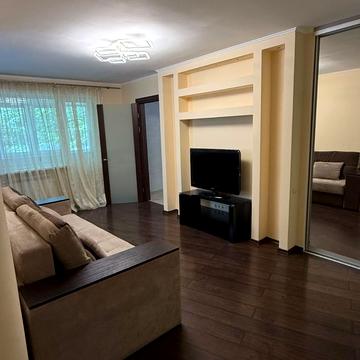 Краснова вул., 5