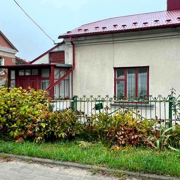 Загребельна вул., 12