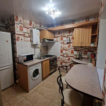 Леся Курбаса просп., 4