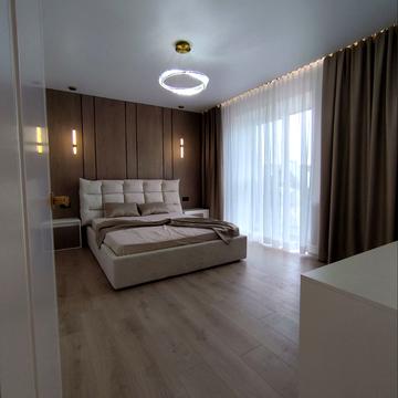 Степана Бандери вул., (Будинок 3)