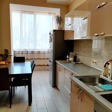 Михайла Грушевського вул., 39/3 к2