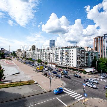 Євгена Коновальця вул. (Щорса), 3
