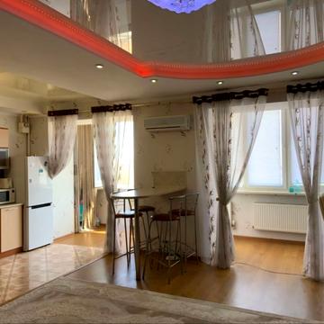 Захисників України вул. (1-го Травня), 1г