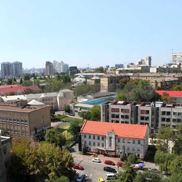 Ломаківська вул. (Мічуріна), 4