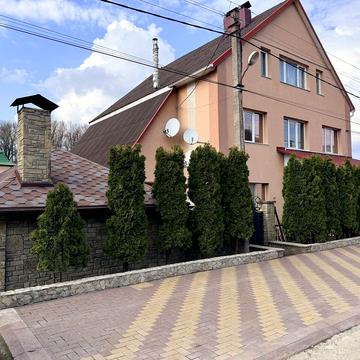 Дружби вул., 7