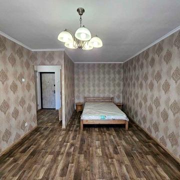 Європейського Союзу просп. (Правди), 64-Б