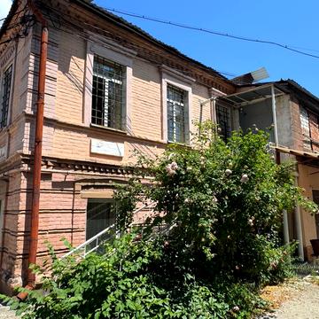 Вячеслава Чорновола вул. (Юрія Савченка), 11