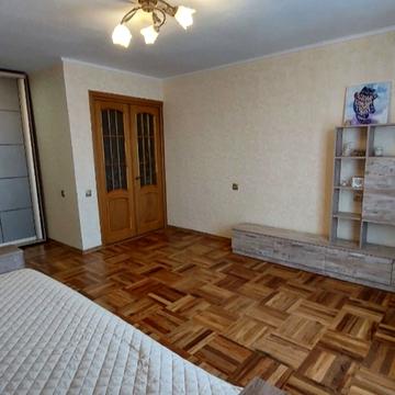 Бородинська вул., 11