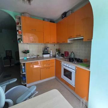 Європейського Союзу просп. (Правди), 80-Б