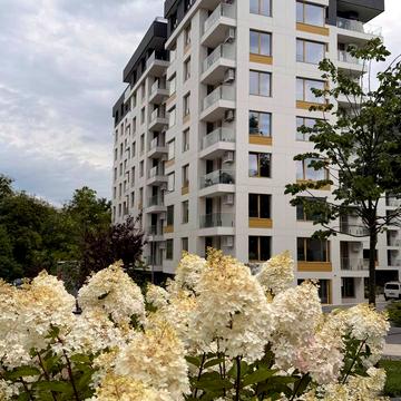 Петра Карманського вул. (), (Будинок 1)