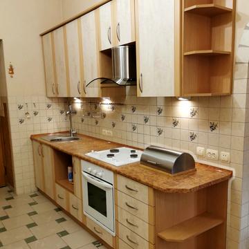 Патріарха Димитрія Яреми вул. (Антона Чехова), 3