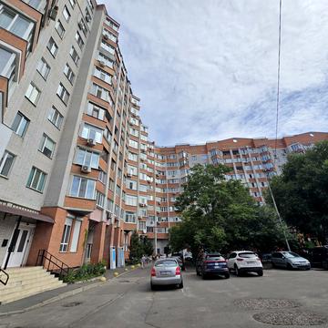 Хмельницька вул., 10