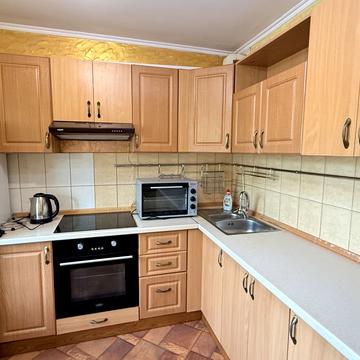 Академіка Глушкова просп., 34
