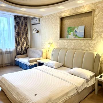 Срібнокільська вул., 12