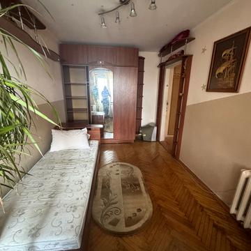 Степана Бандери вул., 62/2