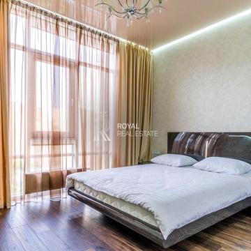 Саперне Поле вул., 3
