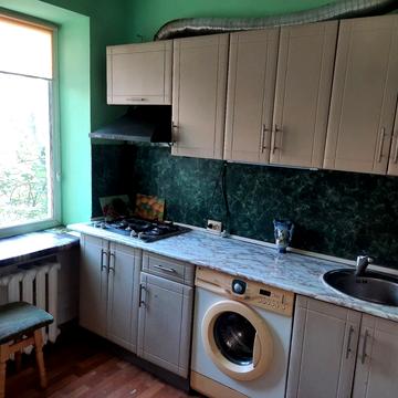 Будівельників вул., 5
