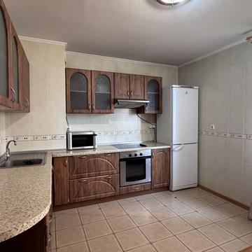 Дарницький бульв., 8