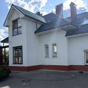 Польова, 77