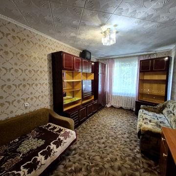 Небесної Сотні просп. (Маршала Жукова), 12