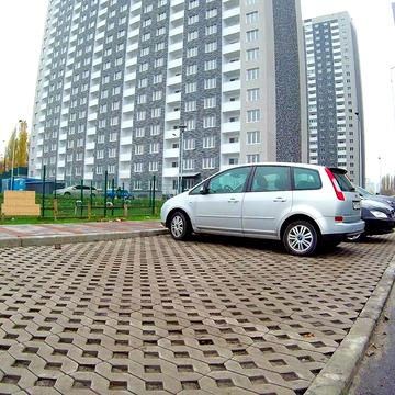 Сім'ї Кульженків вул. (Петра Дегтяренка), 21