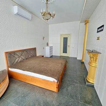 Дмитра Яворницького просп. (Карла Маркса), 72-Б