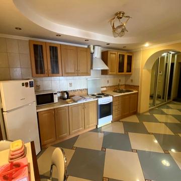 Миколи Бажана просп., 24/1