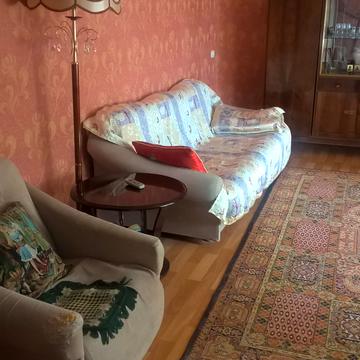 Будівельників вул., 14