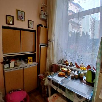 Євгена Коновальця вул. (), 15