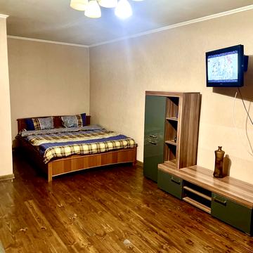Русанівська набережна вул., 20