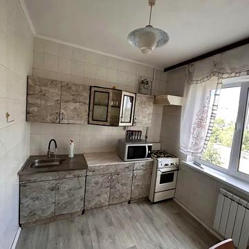 Каштанова вул., 13