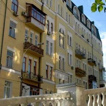 Круглоуніверситетська вул., 14