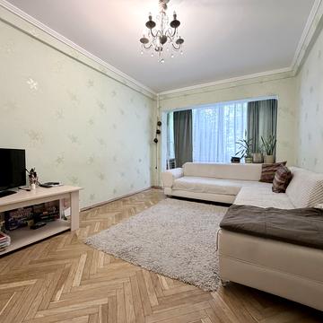 Романа Ратушного вул. (Волгоградська), 37