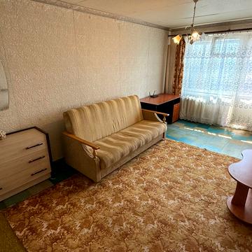 Полонської-Василенко вул. (Желваківського), 2