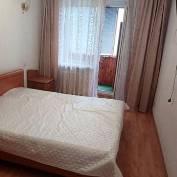 Феодосійська вул., 4