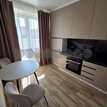 Тарасівська вул., 25