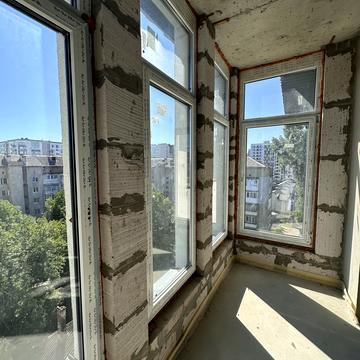 Кардинала Любомира Гузара вул., 25