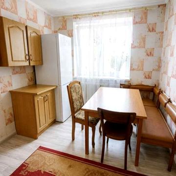 Станційна вул.