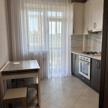 Варшавська вул., 112