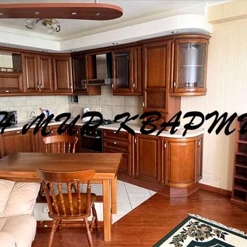 Стрітенська вул. (Комсомольська), 7