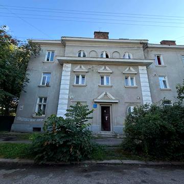 Желехівського вул., 4