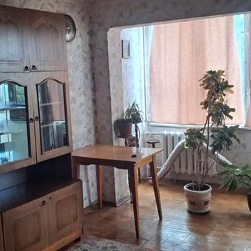 Романа Ратушного вул. (Волгоградська), 33