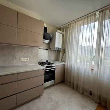 Євгена Чикаленка вул., 55