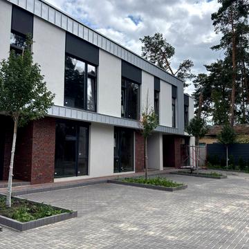 9-та Лінія вул., 23